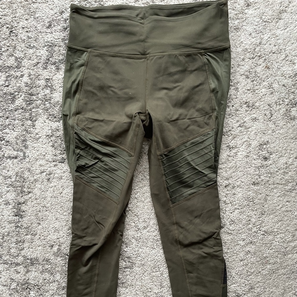 Athleta leggings size M